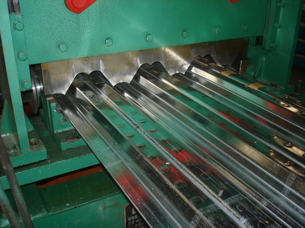 Deck Panel Roll forming machine- Customer order is being tested